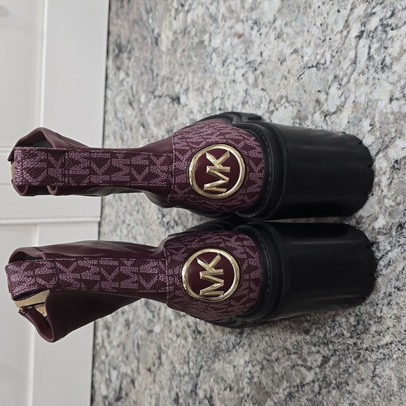 Michael Kors Cyrus Zip-up Platform Heeled Bootie - Picture 5 of 7